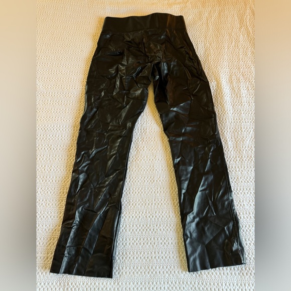 David Lerner New York Black Faux Leather Raw Hem Pants medium straight leg - Picture 3 of 5